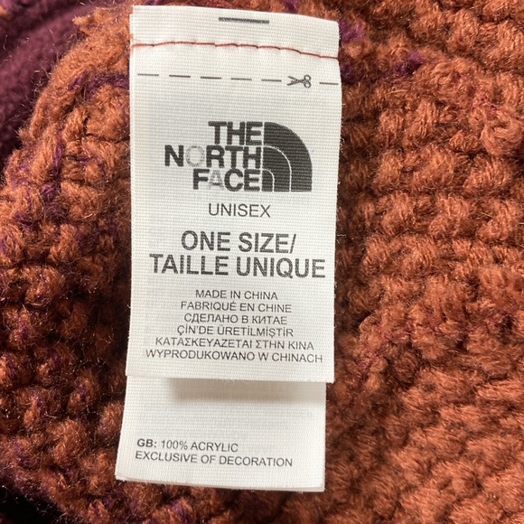 The North Face Woman’s Plum and Rust Ombre’ Beanie Hat With Pom Pom. OSFA - Picture 5 of 7